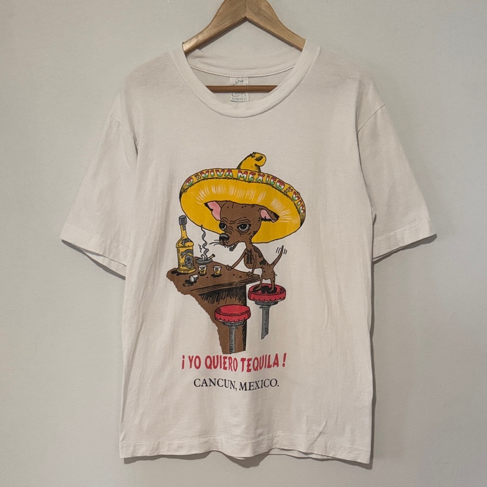 Vintage Chihuahua Tequila T-Shirt / Large / 80s / 90/ Mexico